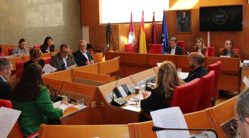 Lorca refuerza el cuidado de la imagen urbana con nuevas sanciones contra tendederos en fachadas, enseres en balcones y elementos deteriorados