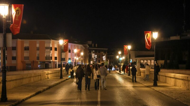 La ciudad experimenta la mayor transformación en materia de iluminación en las calles protagonistas de la Semana Santa