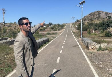 Águilas finaliza la instalación de farolas solares en espacios de turismo deportivo