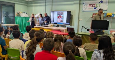 Más de 300 alumnos de los colegios de Puerto Lumbreras disfrutan del cómic ganadero ‘Somos los Martínez’