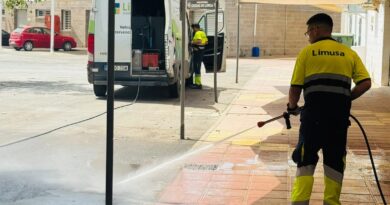 Limusa lleva a cabo esta última semana trabajos de limpieza y acondicionamiento en espacios públicos con motivo de las actividades y celebraciones del verano