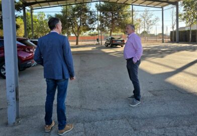 El pabellón multiusos de Cazalla incorpora nuevo cerramiento, pavimentación e iluminación eficiente